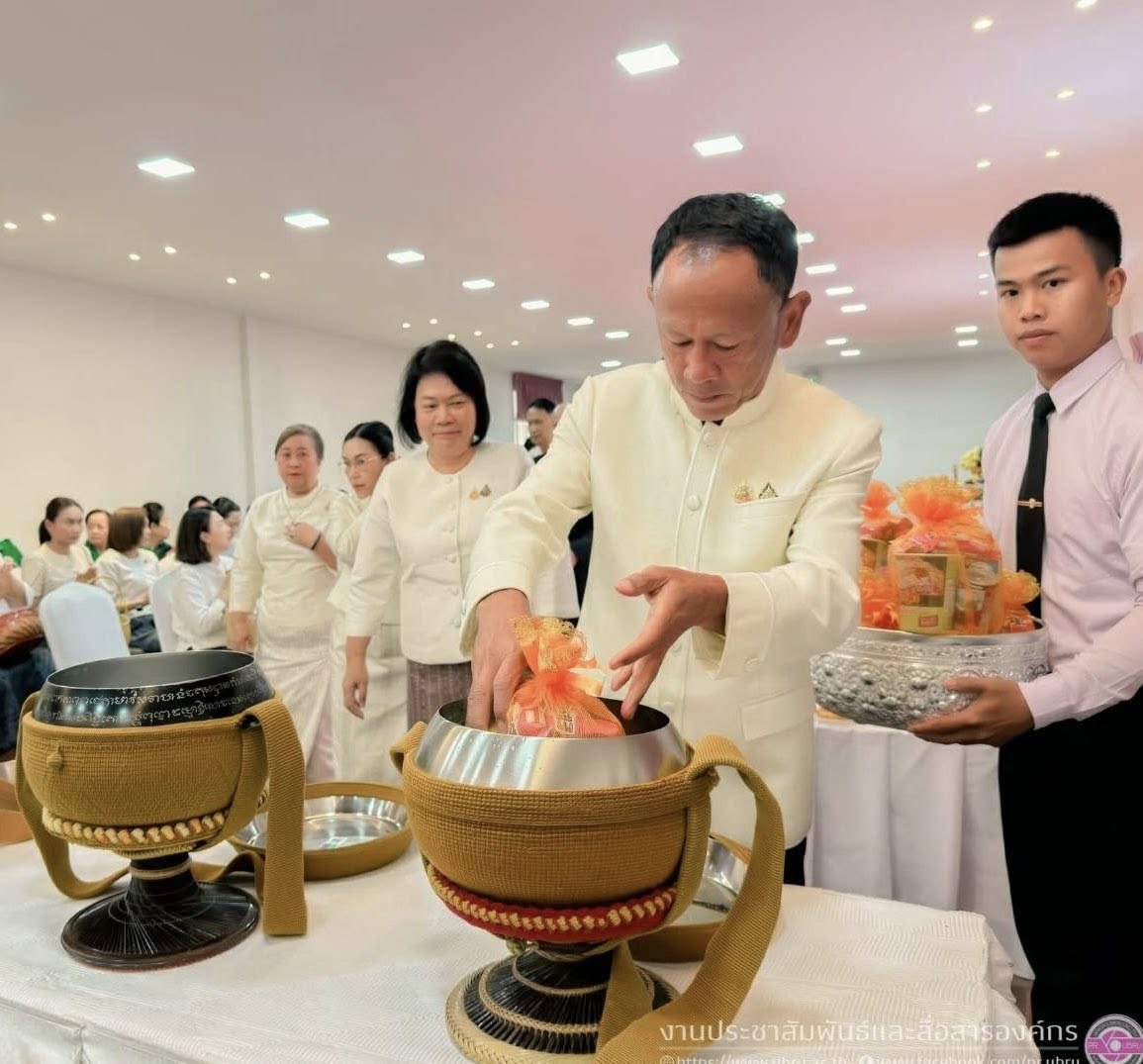 พิธีทำบุญตักบาตร รับศักราชใหม่เสริมสิริมงคล สร้างขวัญกำลังใจแก่บุคลากรและนักศึกษา